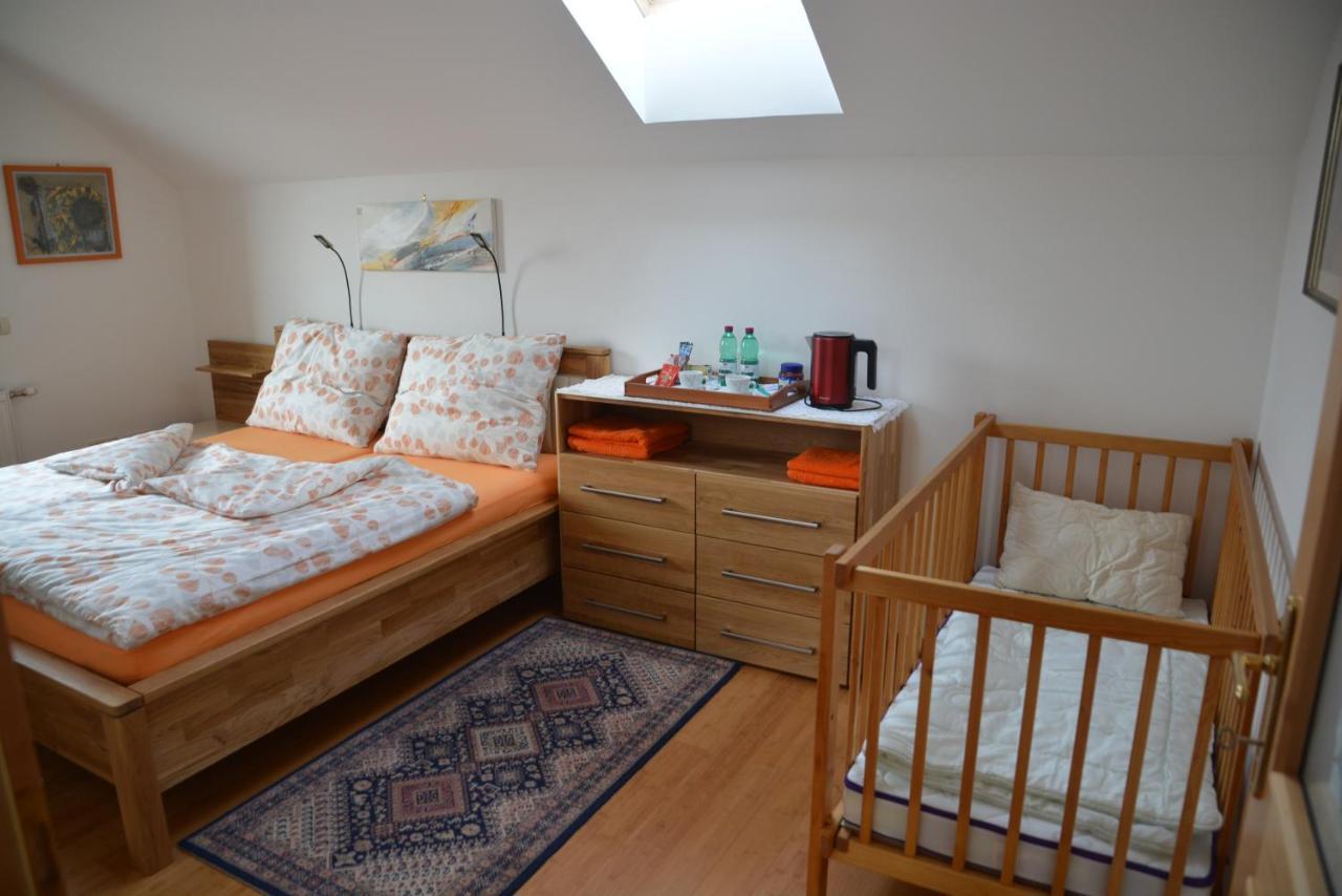 Privatzimmer Marina เฟิลเคอร์มาร์คท์ ภายนอก รูปภาพ